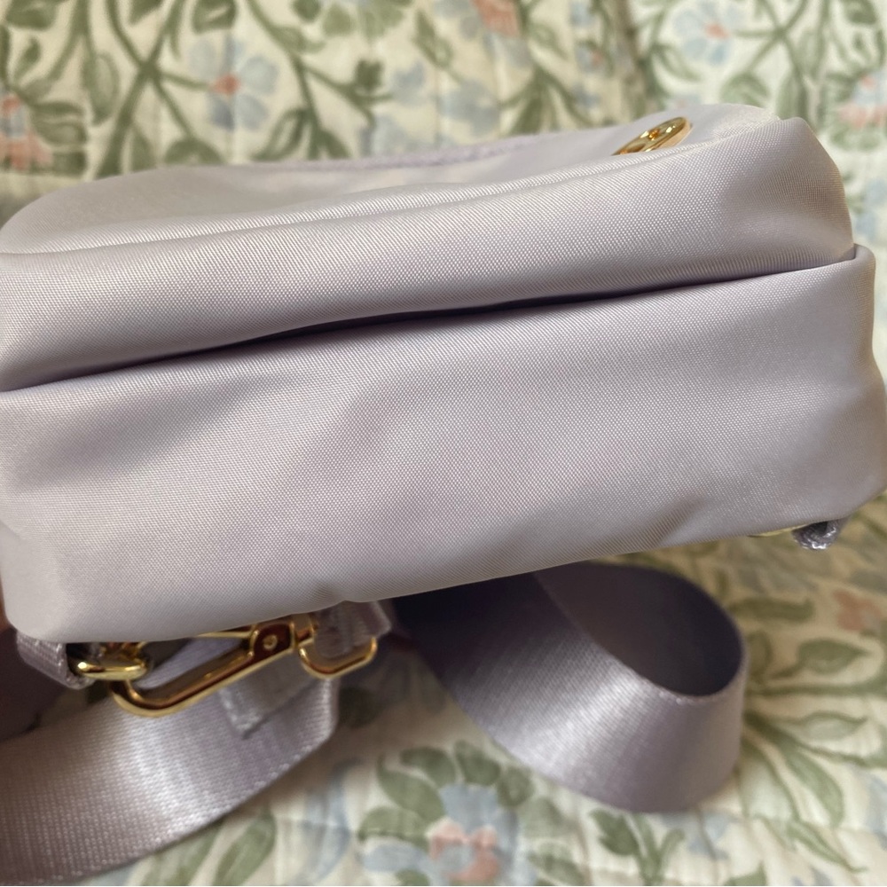Lululemon Small 2L Sling Bag💙💜 - Picture 6 of 13